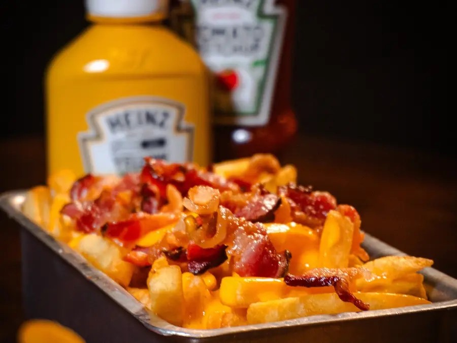 Batata frita com cheddar e bacon
